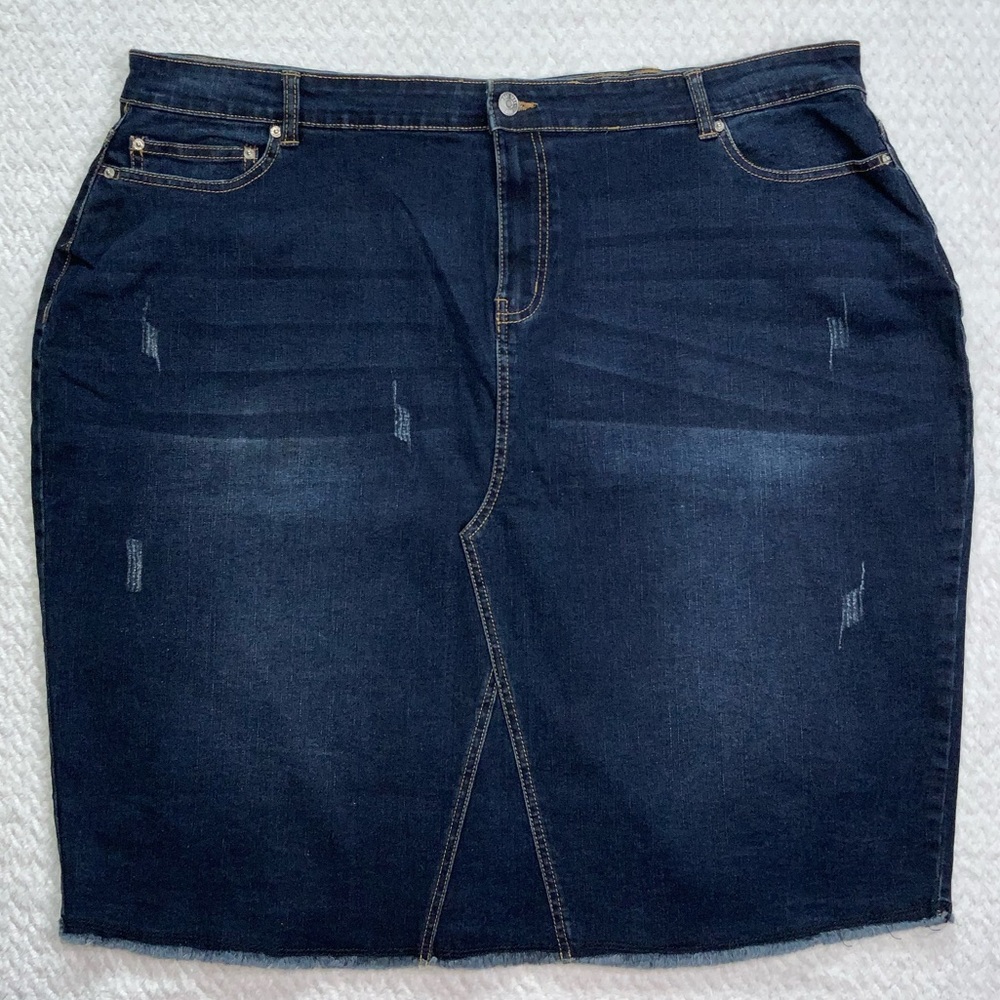 Avenue dark wash Denim Skirt